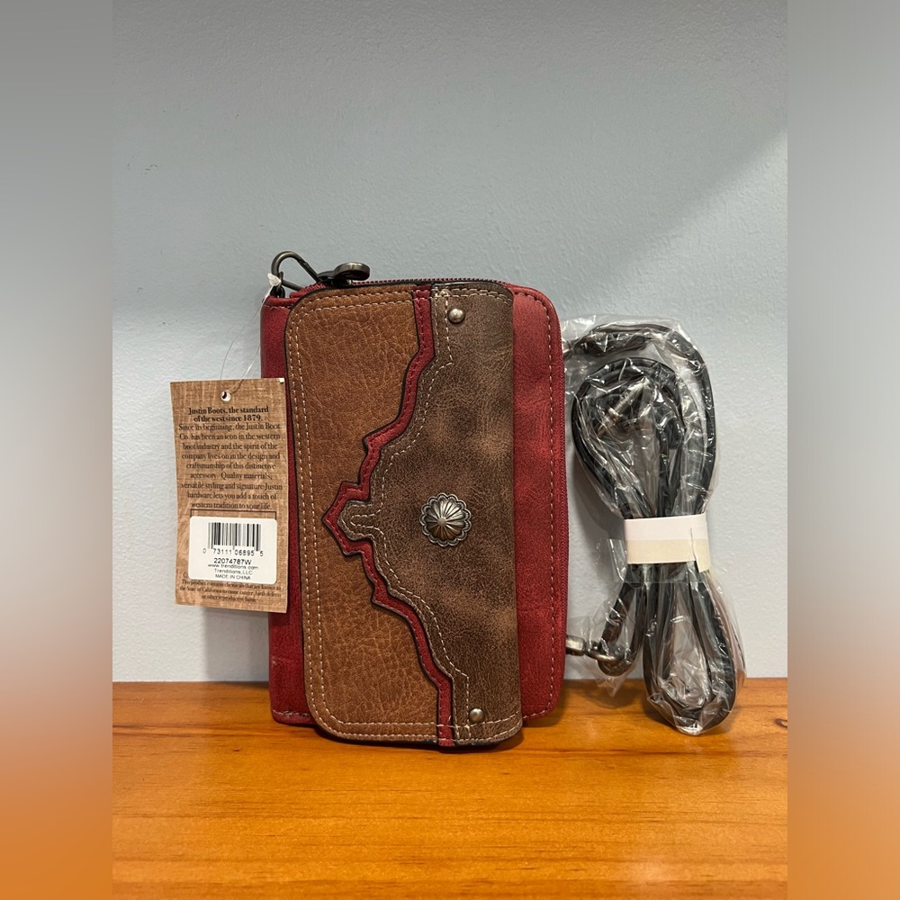 JUSTIN BOOTS NWT Western Crossbody Clutch Wristlet Brown Red RFID Strap Sealed